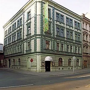 la-boutique-hotel.praguehotelsweb.com/